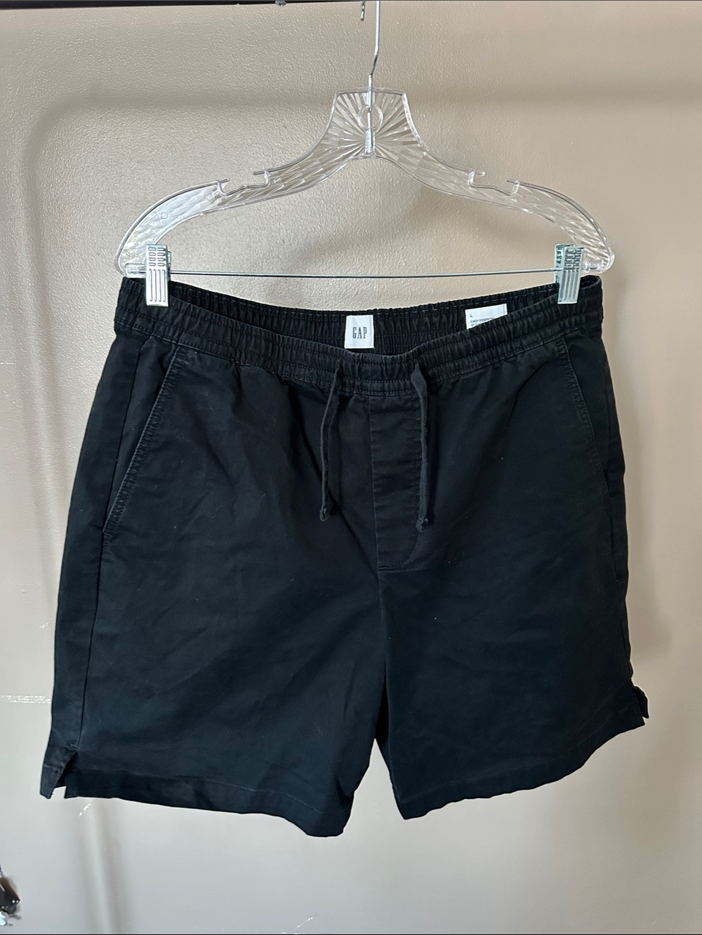 GAP Men's Black Elastic Drawstring Hybrid Shorts